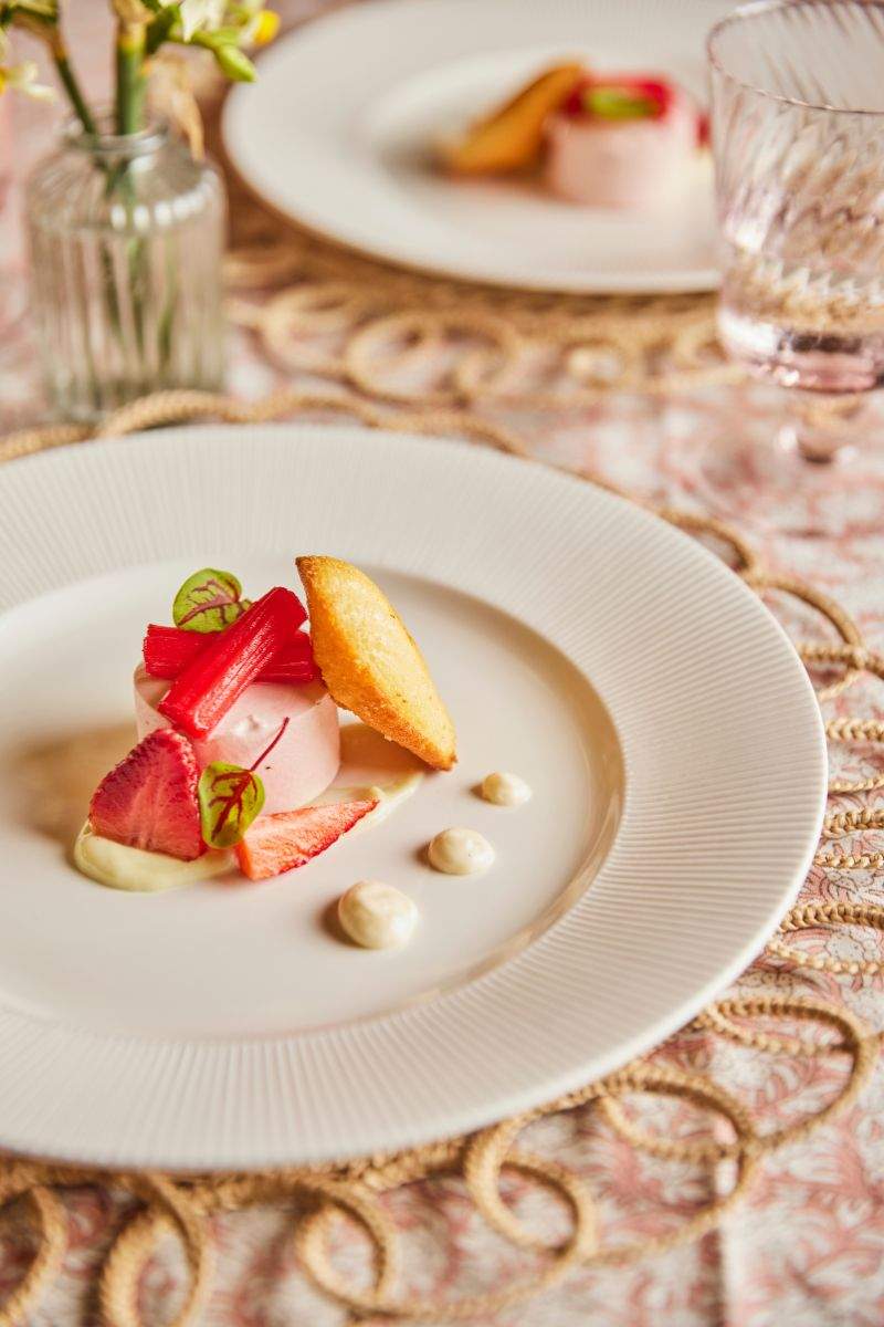 Some delicate Summer dessert included in our recommended caterers & Russets's all-inclusive wedding package.